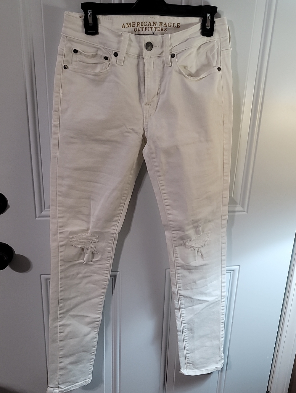 American Eagle Outfitters White Distressed Skinny Jeans